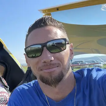 Votre pilote : Vincent Desfond Votre pilote installé dans l'autogire